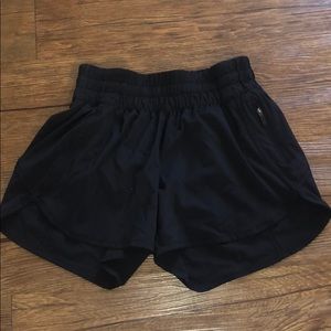 Lululemon Tracker Short V 4”